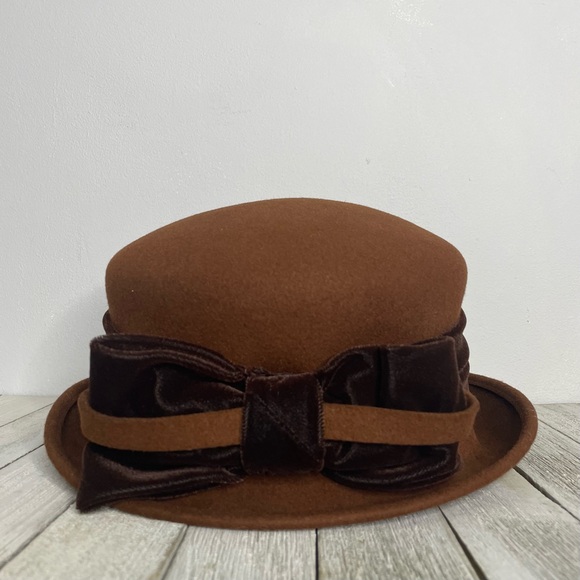 SOPRATTUTTO CAPPELLI Vintage Wool Felt Cloche Hat